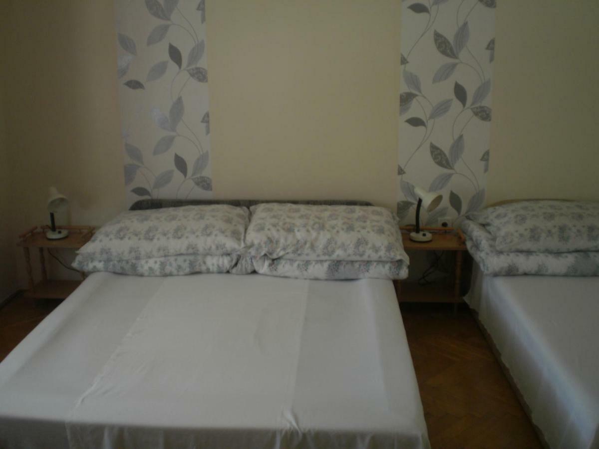 Raday Apartman ไฮจ์ดุสโซบอสโล ภายนอก รูปภาพ